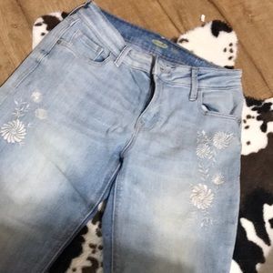 Women’s denim capri jeans